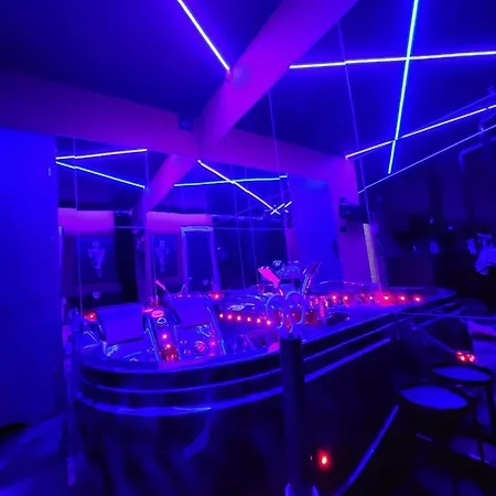 Jacuzzi Red Centrum Apartment *